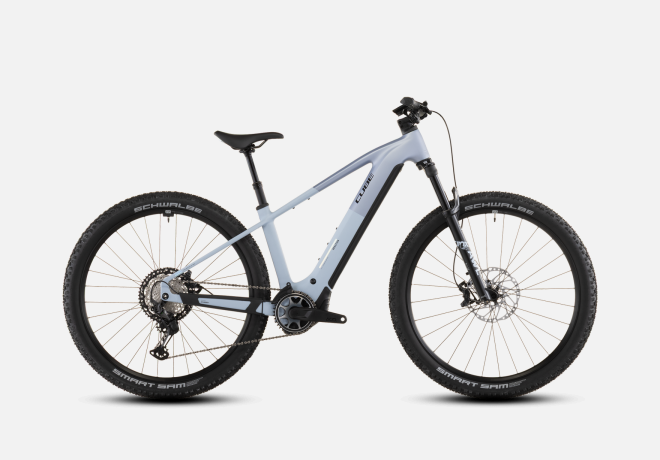 Reaction Hybrid SLX 800