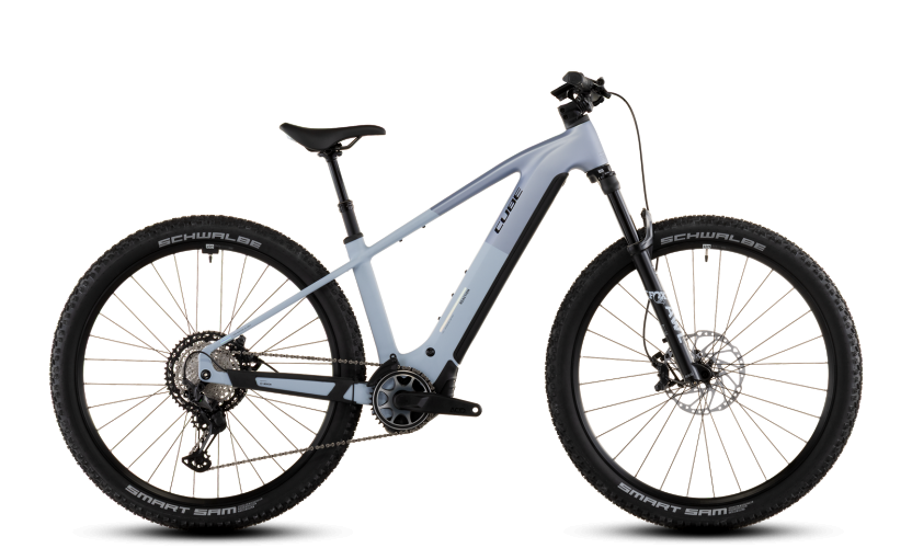 Reaction Hybrid SLX 800